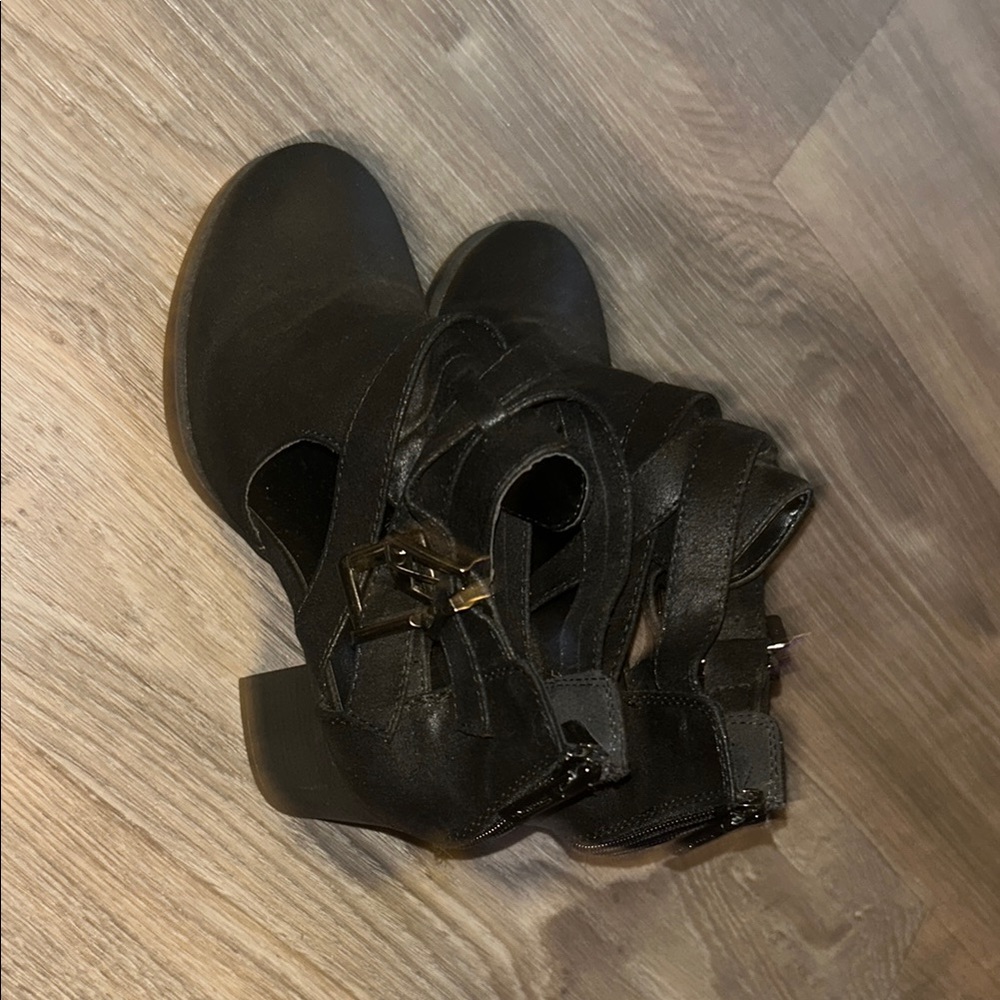 Shiekh Black Heeled Boots size 6.5
